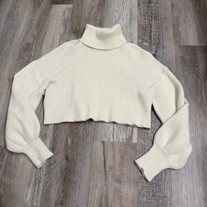 White turtleneck cropped sweater size medium forever 21